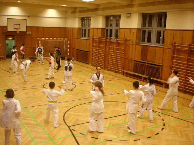 TrainingAdults_T_2911_2007 6